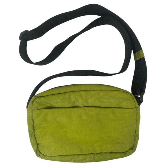 BAGGU Avocado Green Camera Crossbody - Picture 2 of 5